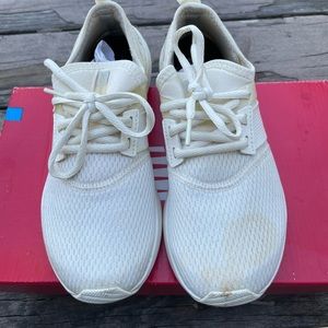 New balance sneakers size 6